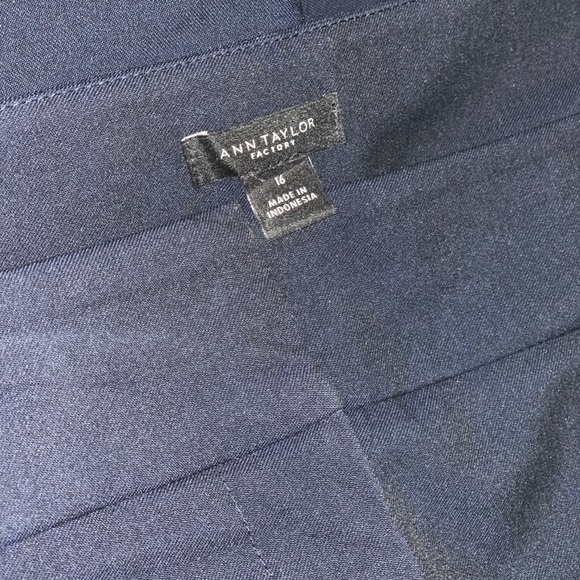SOLD Ann Taylor Size 16 Navy Pointe Dress Pants l - Picture 3 of 7